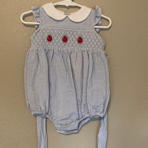 Apple bubble with smocking